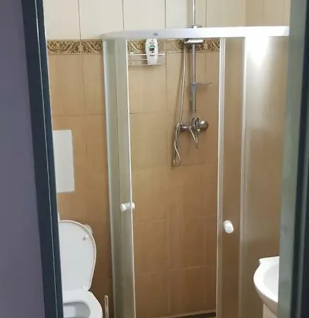 Skolni بيت ضيافة